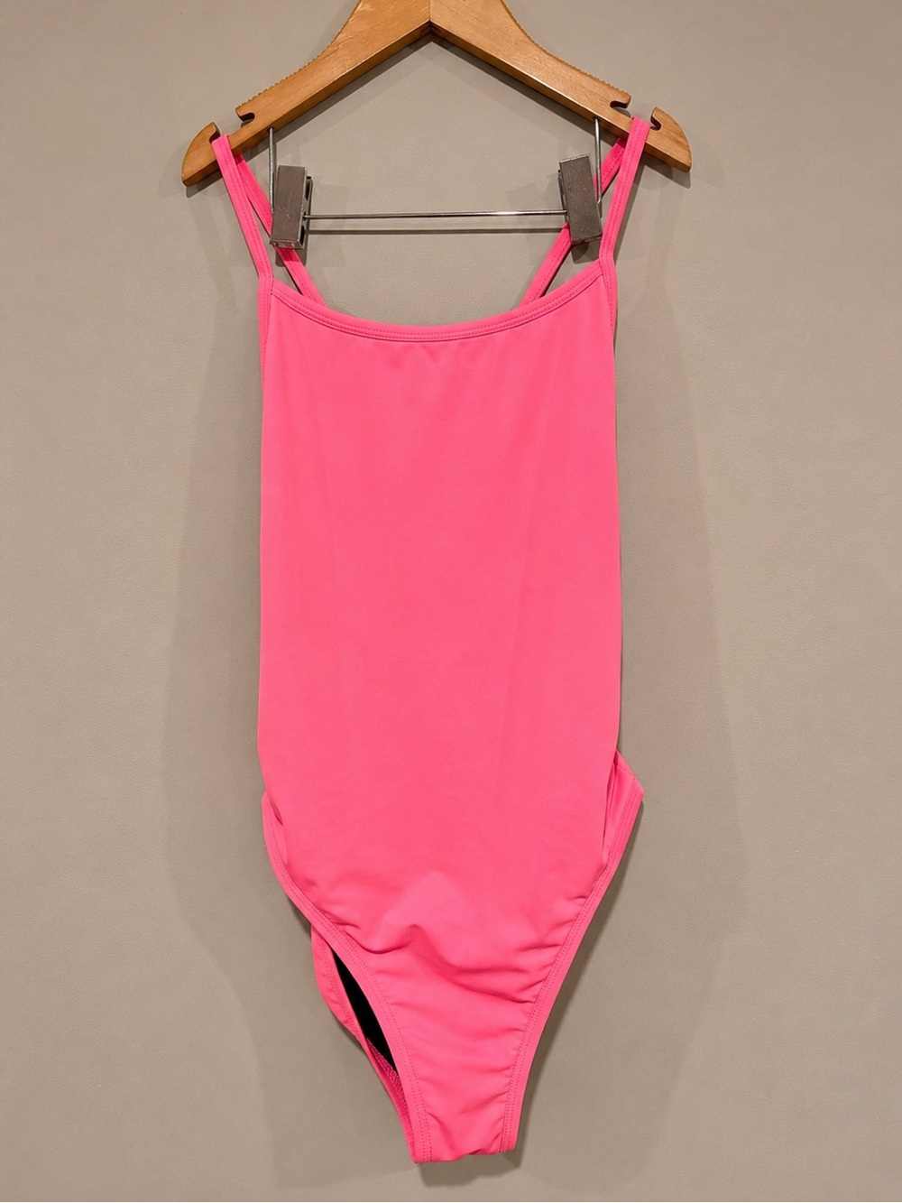 JOLYN GT Range One Piece Swimsuit Size 34 Bright Coral Pink Athletic Training